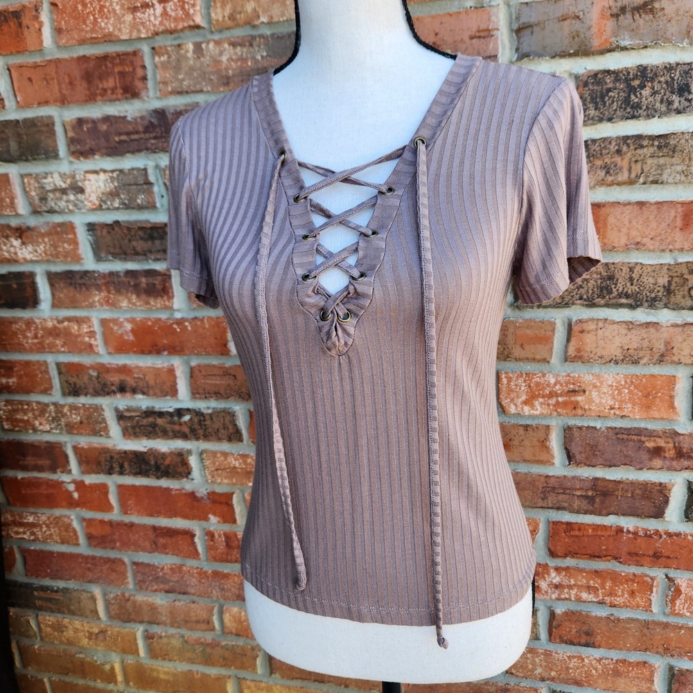 Y2K Tillys‎ Sky And Sparrow Womens Small Taupe Deep V Neck Lace Up Front Shirt - Picture 10 of 10